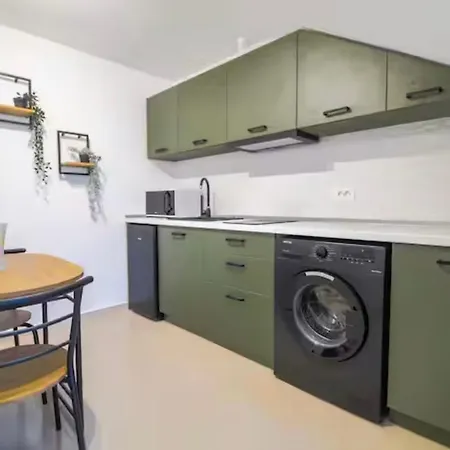 Chic Near Old Town Apartamento *